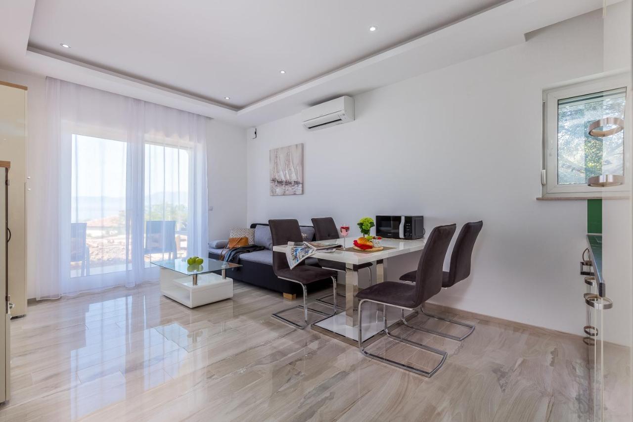 Luxury With Pool 2 Apartment *