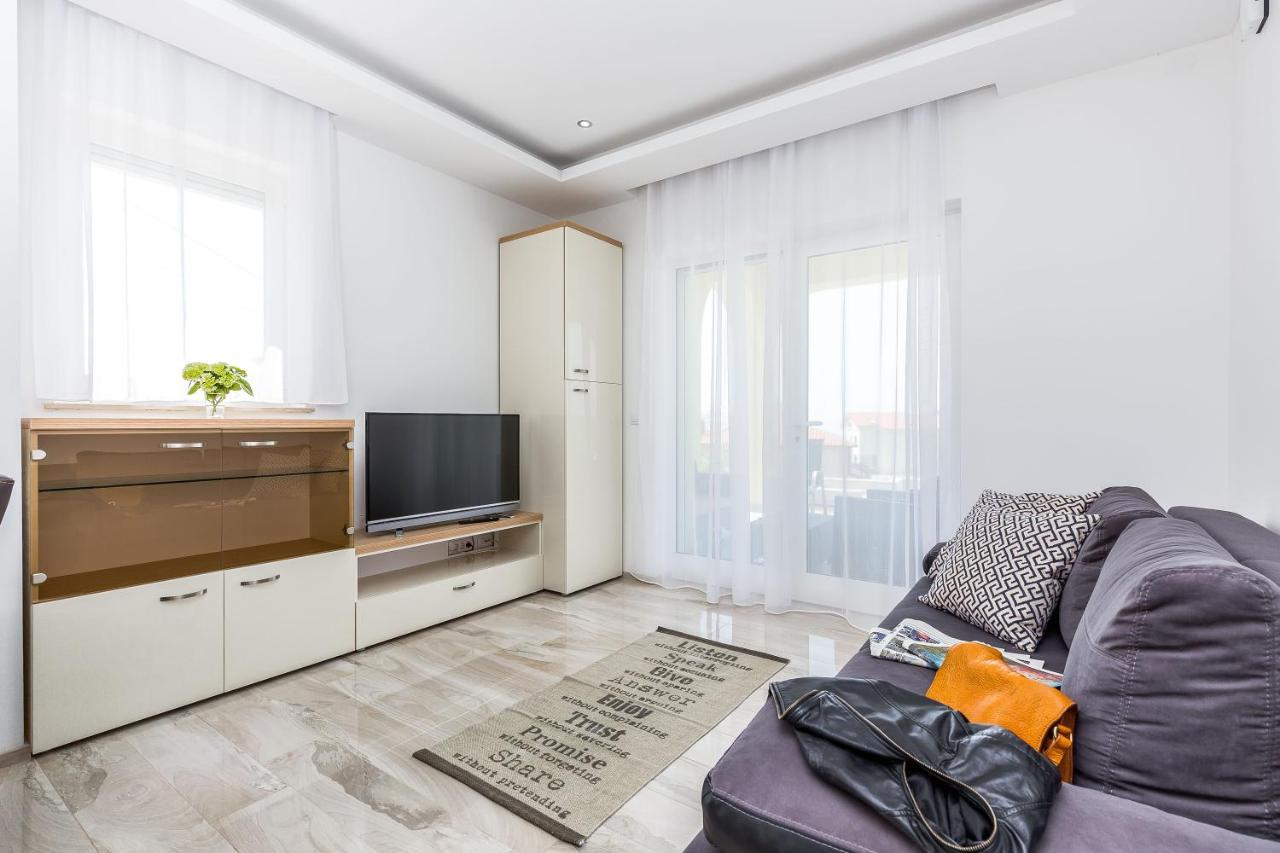 Luxury With Pool 2 Apartment Kostrena