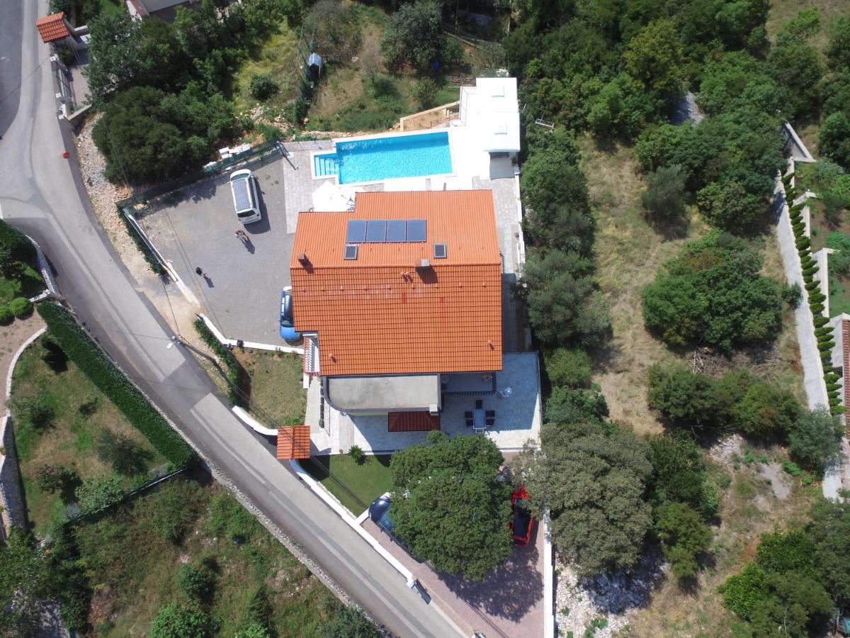 Luxury With Pool 2 Apartment